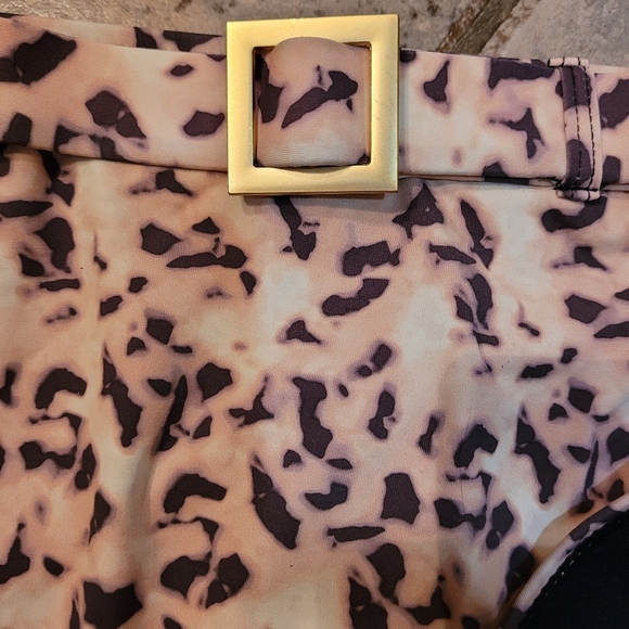 Weworewhat Tortoise Woman Swimsuit Underwire Top & High-Waist Bottom Bikini Set - Picture 8 of 12